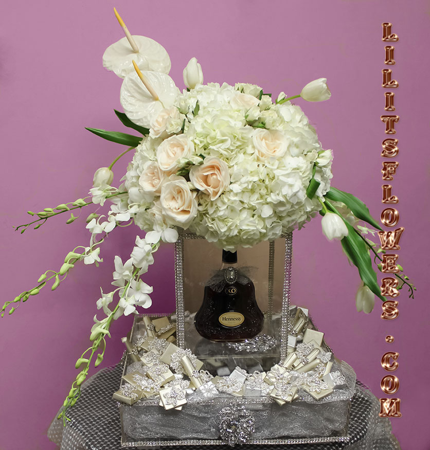 elegant white engagement or wedding gift box sini